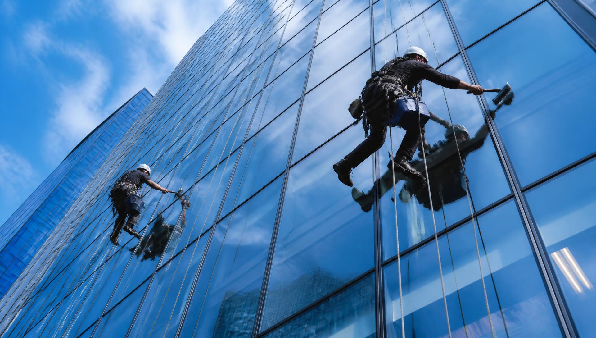 Facade Cleaning, Safely Executed.